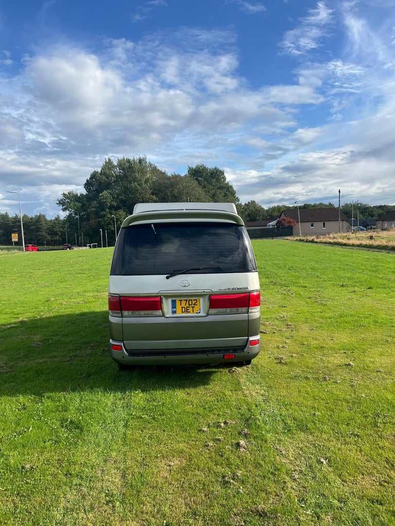 Toyota Hi-ace regius 