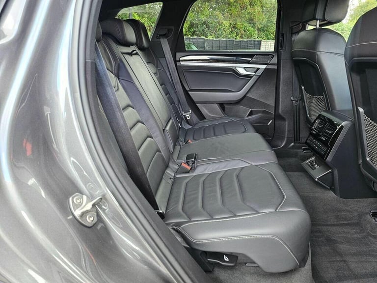 2019 Volkswagen Touareg 3.0 V6 TSI 4Motion R-Line Tech 5dr Tip Auto ESTATE PETROL Automatic
