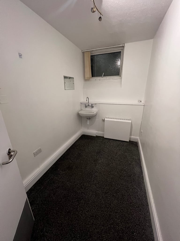 THREE BEDROOM GROUND FLOORS FLAT TO LET AT WICK ROAD HACKNEY LONDON E9 5AN 