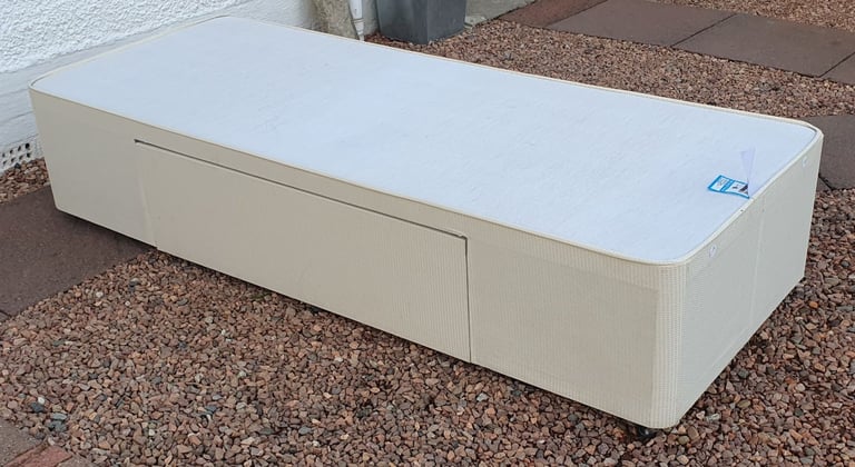 Small single bed, divan base with drawer & mattress 
