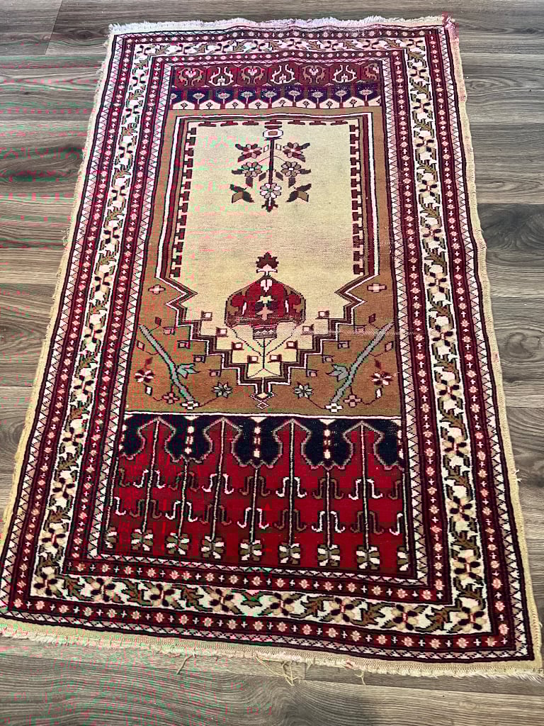 Persian Prayer Rug in Ringwood, Hampshire Gumtree