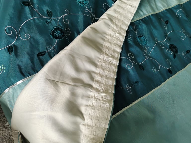 Luxury black curtains with silver accents. 168*183, ideally, urgent sale due to departure