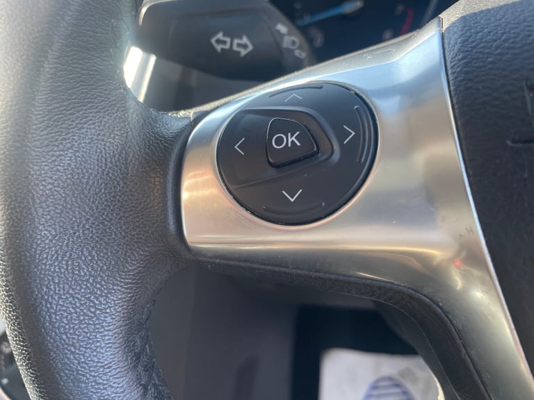 2013 Ford Focus 1.6 125 Zetec 5dr Powershift Petrol