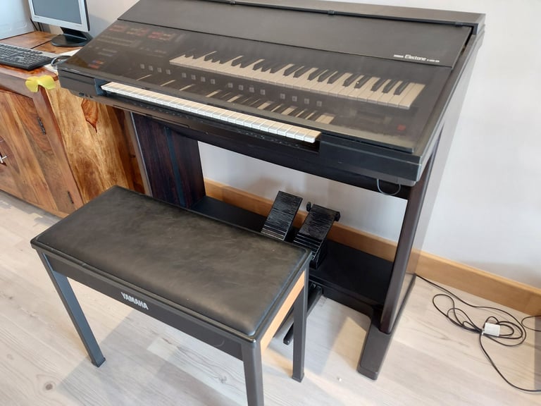image for Yamaha Electone HS8 Organ