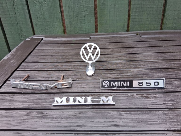 image for Joblot Of Car Badges x 4