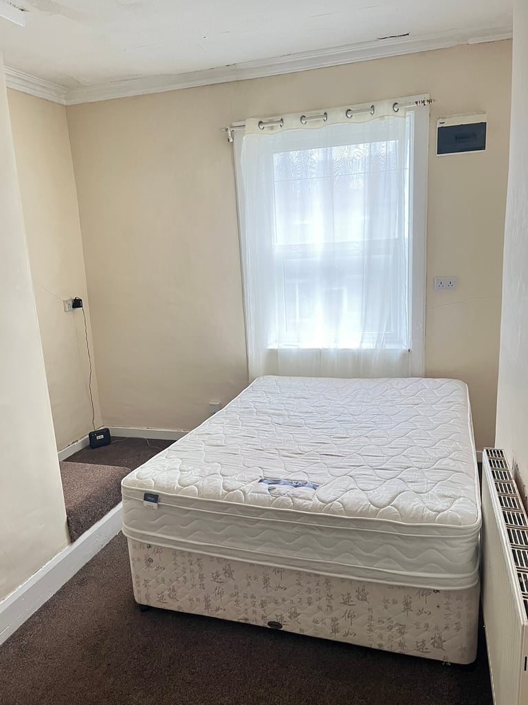 Double room available in Flatshare