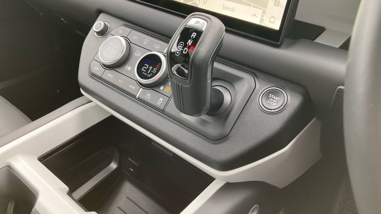 2025 Land Rover Defender 3.0 D250 X-Dynamic HSE 110 5dr Auto Diesel Estate Estate Diesel Automatic