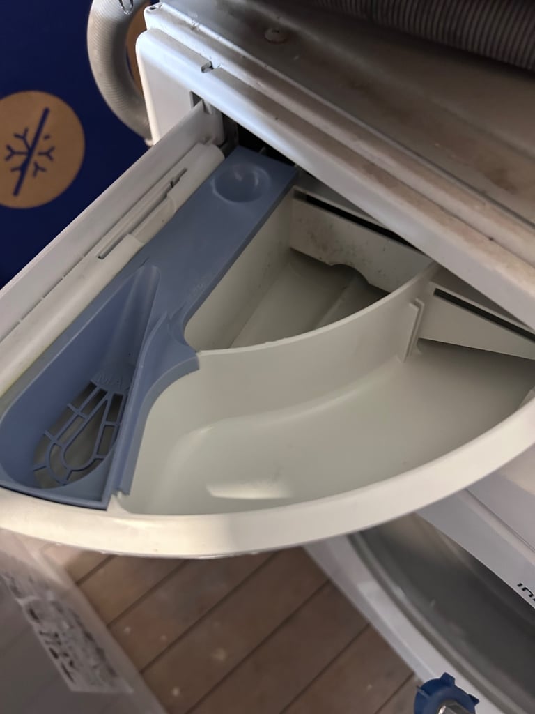 PENDING COLLECTION FREE indesit integrated washing machine 