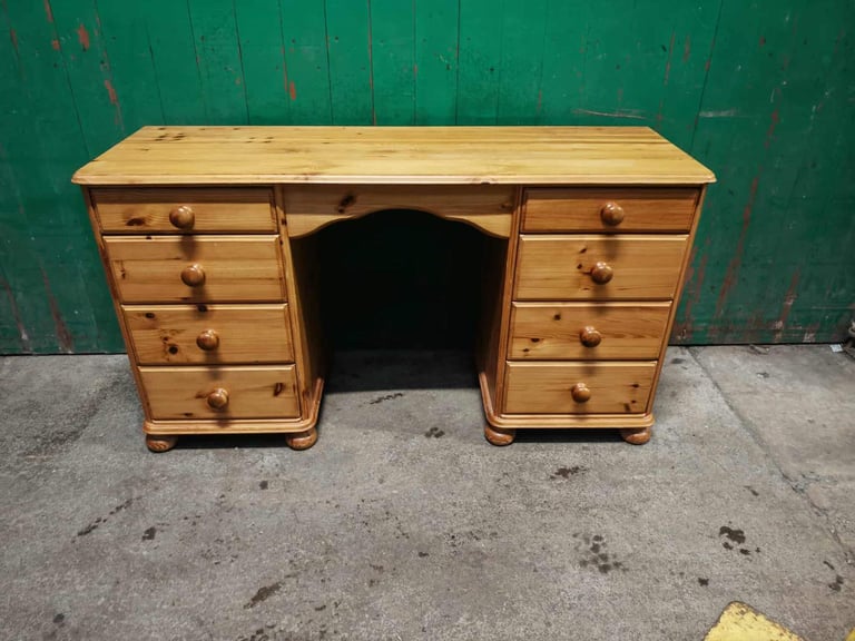 Large pine 8 drawer desk / dresser