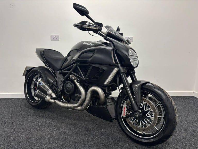 DUCATI DIAVEL CARBON ** TERMIGNONI EXHAUST - 12 MONTHS MOT - RIDER MODES **