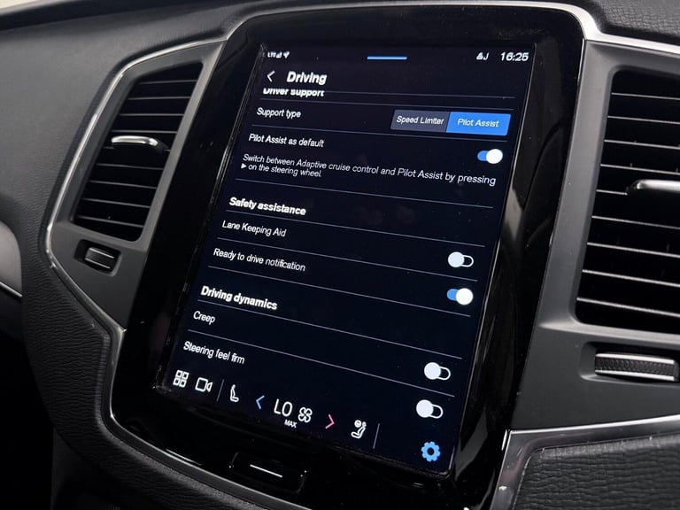 2023 Volvo XC90 Core Bright T8 (455 hp) ESTATE Petrol/Electric Hybrid Automatic