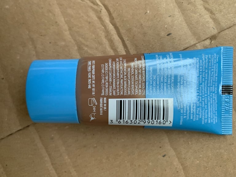 Rimmel Kind and Free Moisturising Skin Tint Foundation Soft Chocolate 601 30ml