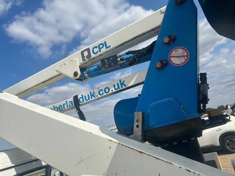 2014 Land Rover Defender Hi Capacity PickUp TDCi [2.2] cherry picker PICK UP Diesel Manual