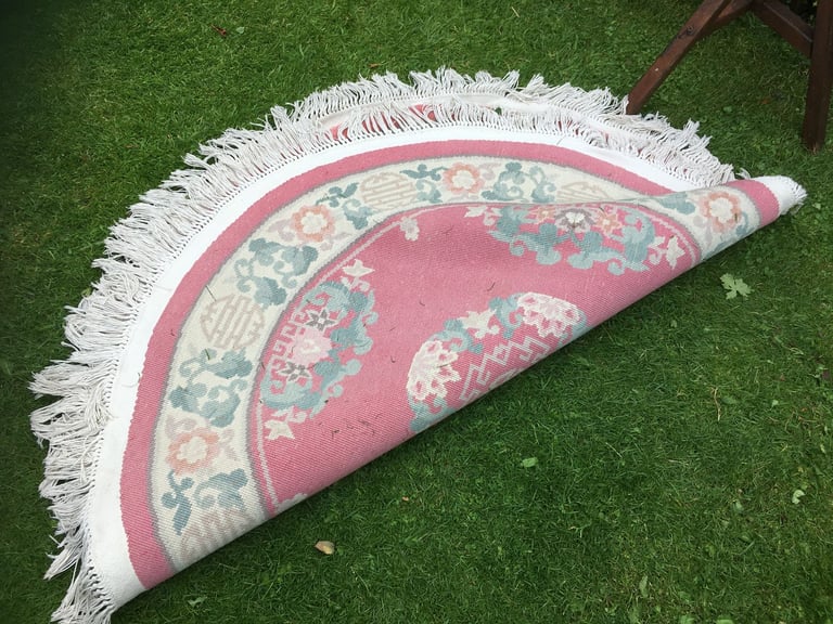 Round Pink Chinese Floral Design Rug 100% Wool Pile White Fringed Border  