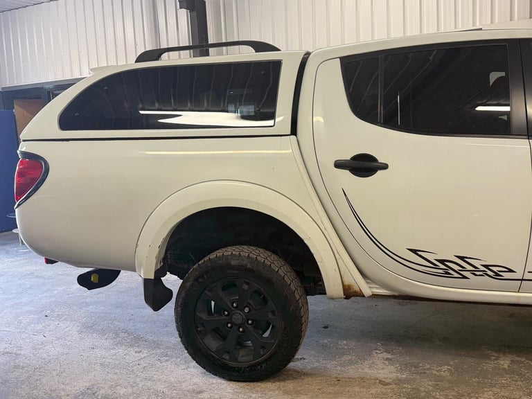 2012 Mitsubishi L200 2.5 DI-D Barbarian Black 4WD Euro 5 4dr (LB) PICK UP Diesel Manual