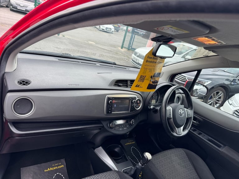 2014 Toyota Yaris 1.33 VVT-i Icon+ 5dr HATCHBACK Petrol Manual