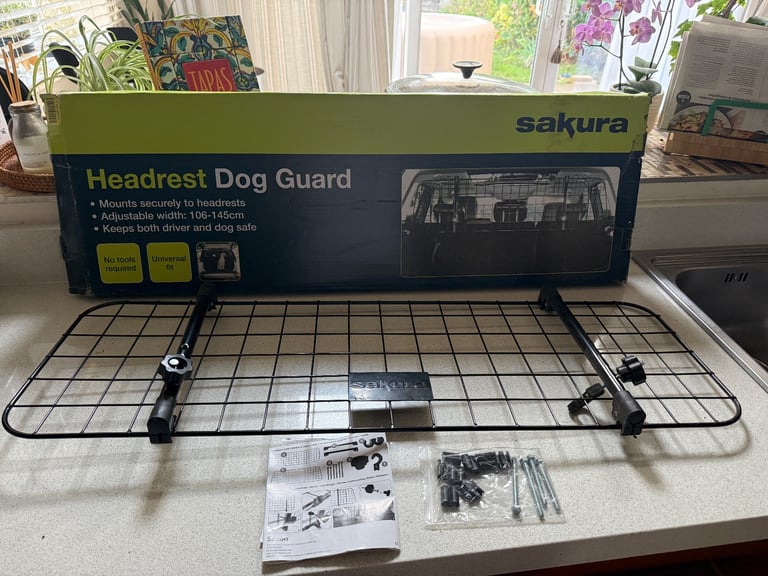 Sakura Dog Guard - universal fit for car