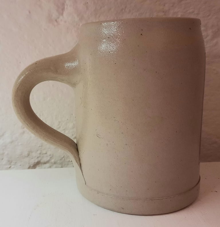 Vintage German October Fest Löwenbräu Muenchen stoneware beer tankard