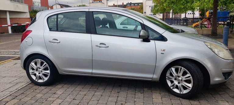 Vauxhall, CORSA, 1.4 Petrol Hatchback, 2010, Manual, 1398 (cc),5 doors - Image 4