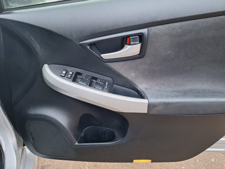 2016 Toyota Prius 1.8 VVT-h T3 Hatchback 5dr Petrol Hybrid CVT Euro 5 (s/s) (136 ps) HYBRID ELECT...