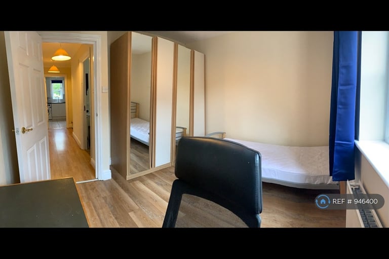 2 bedroom flat in Clevedon House, Oxford, OX3 (2 bed) (#946400)