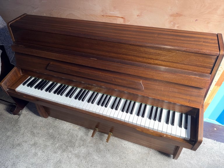 Barratt Robinson FREE DELIVERY FREE STOOL TUNED 