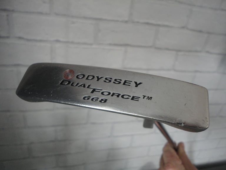 Various golf odyssey putters, various prices, see pictures and description,