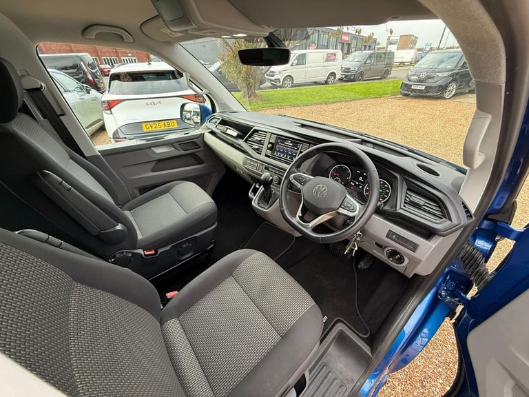 2023 Volkswagen Transporter 2.0 TDI T32 Highline Kombi DSG FWD SWB Euro 6 (s/s) 5dr WINDOW VAN Di...