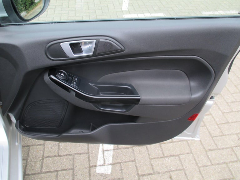 2014 Ford Fiesta 1.25 Zetec Euro 5 5dr HATCHBACK Petrol Manual
