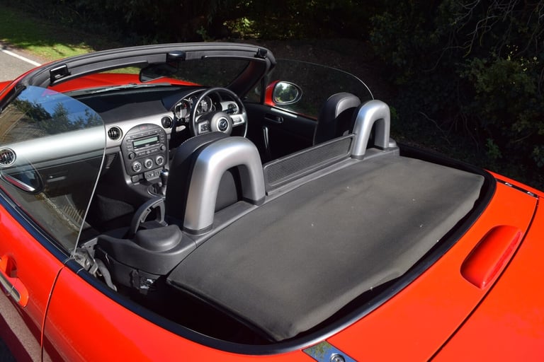 MAZDA MX-5 2.0 i Sport Tech Red Manual Petrol 2012