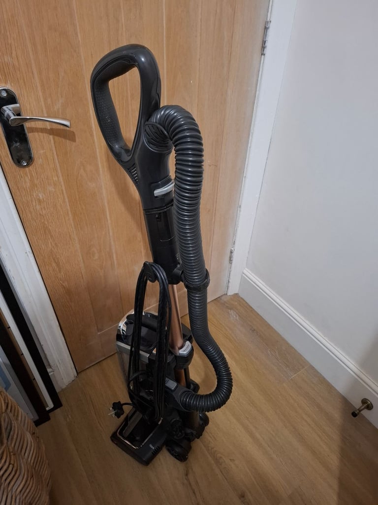 Shark Lift Away Vacuum Cleaner Hoover 
