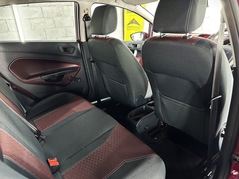 2011 Ford Fiesta 1.6 Titanium Hatchback 5dr Petrol Manual (134 g/km  118 bhp)