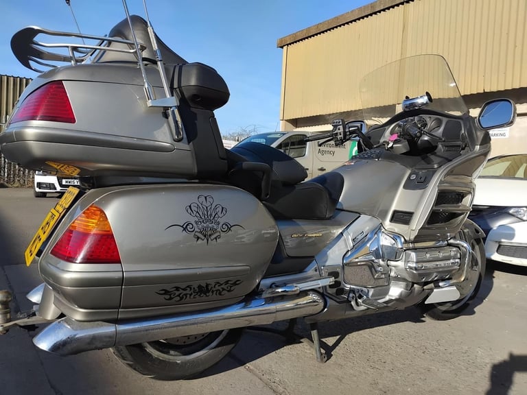 2002 02 HONDA GL 1800 A-2 GOLDWING LUXURY CRUISER TOURING TOURER GOLD WING