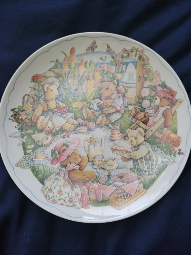 image for Really lovely teddy bear picnic plate 