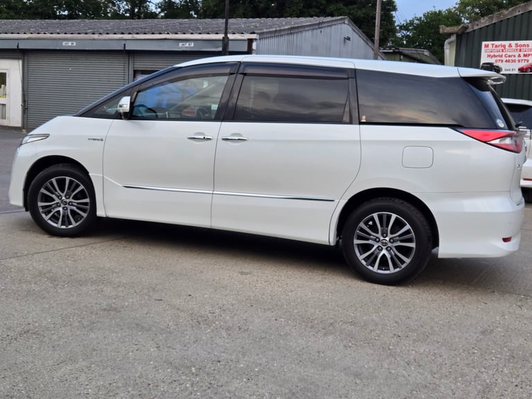 2017 Toyota Estima Aeras Premium leather pack  MPV Hybrid Electric Manual