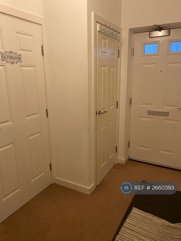 2 bedroom flat in Sidmouth Road, London, E10 (2 bed) (#2660393)