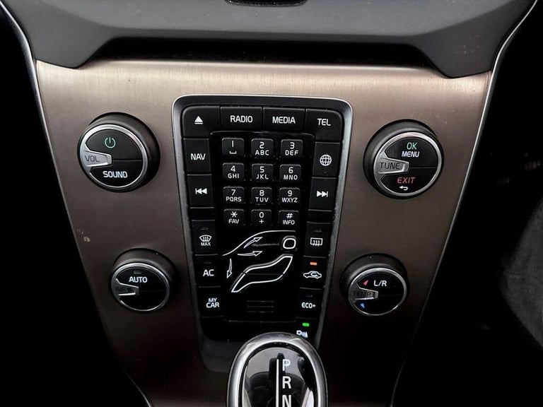 2019 Volvo V40 Cross Country 1.5 T3 GPF Pro Auto Euro 6 (s/s) 5dr Automatic Hatchback Petrol Auto...