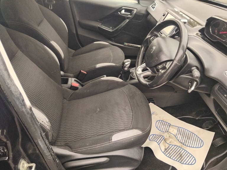 Peugeot, 208, Hatchback, 2014, Manual, 1199 (cc), 5 doors