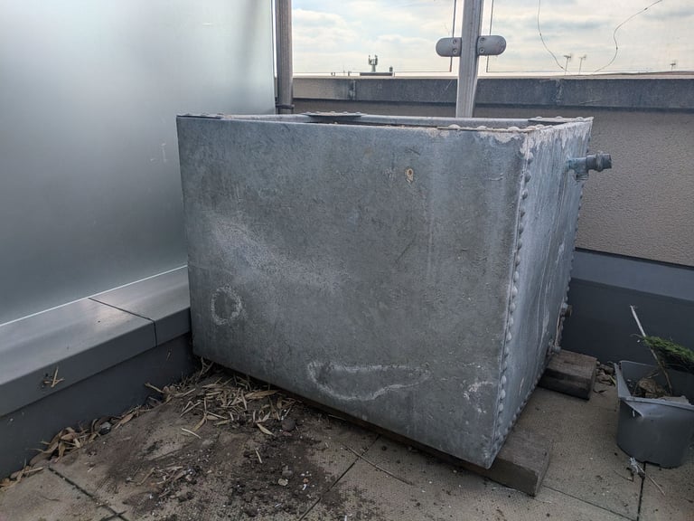 image for Steel cold water tank early 1900s