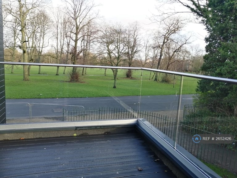 1 bedroom flat in Parkside East, Prenton, CH43 (1 bed) (#2652426)