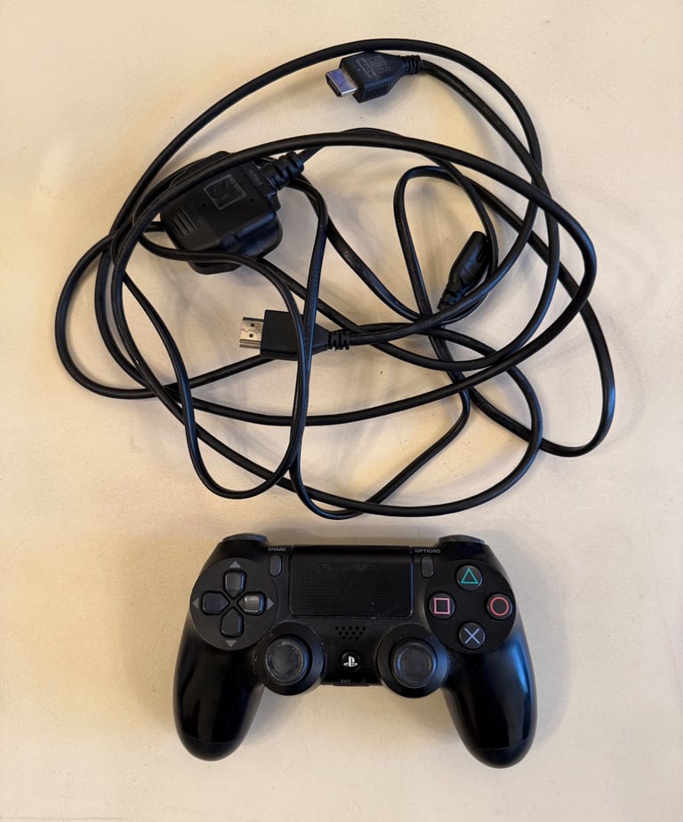 PlayStation 4 - 1TB (collect)