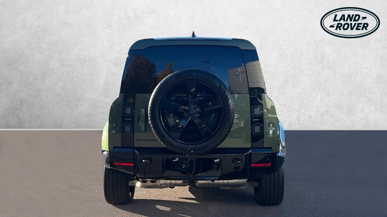 2026 Land Rover Defender 3.0 D350 X-Dynamic SE 110 SAVING 3 521 GBP WHEN FU