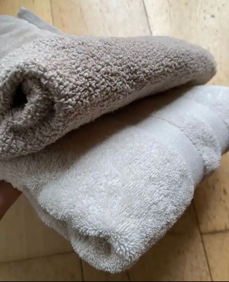 2 White Company Bath Towels 🛀 