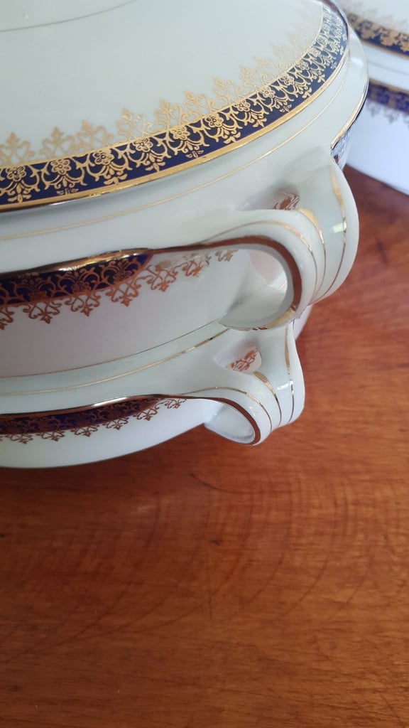 Alfred Meakin Bleu De Roi Tableware 3 Tureen Serving Dishes plus Gravy Boat