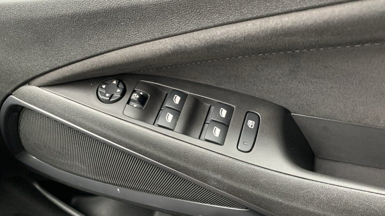 2022 Vauxhall Crossland 1.2 Turbo Ultimate SUV 5dr Petrol Auto Euro 6 (s/s) (130 ps) SUV Petrol A...