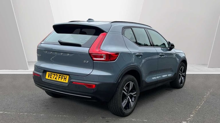 2022 Volvo XC40 2.0 B3P Plus Dark 5dr Auto SUV Petrol Automatic