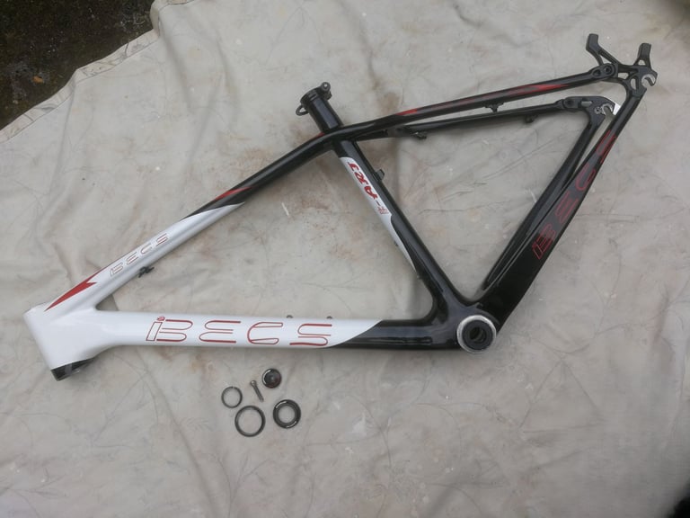 Beks carbon fibre MTB frame 26 inch size small ex condition 