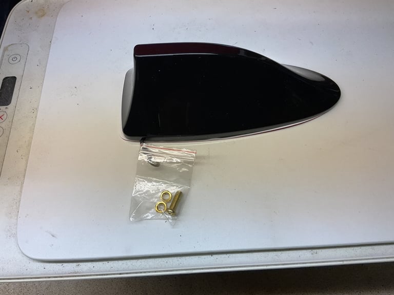 Car Ariel shark fin in black 