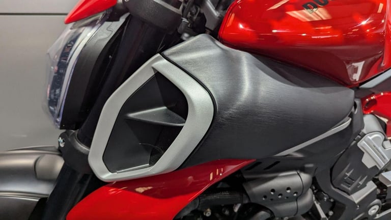 2025 Ducati Diavel V4 1158 Ducati Quick Shift Euro 5