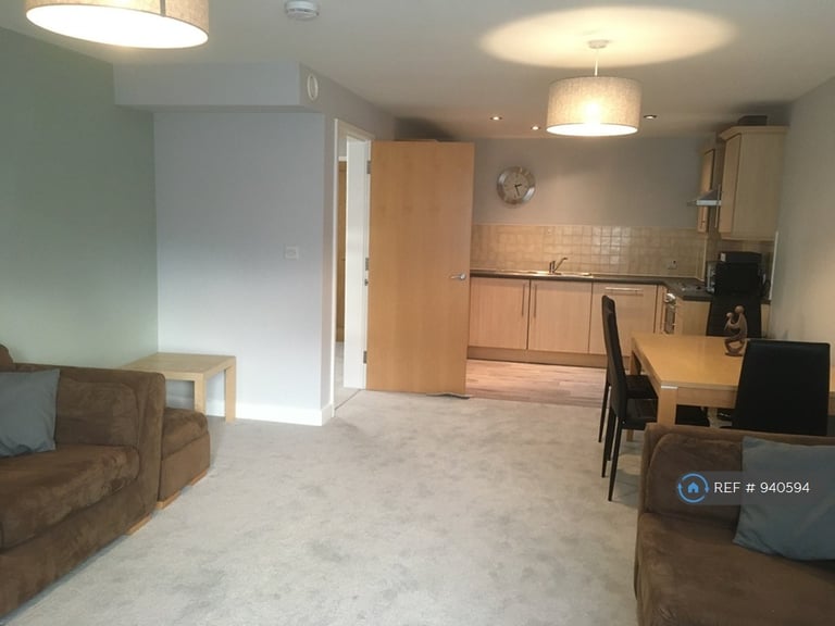 2 bedroom flat in Trinity Court, Newcastle Under Lyme, ST5 (2 bed) (#940594)